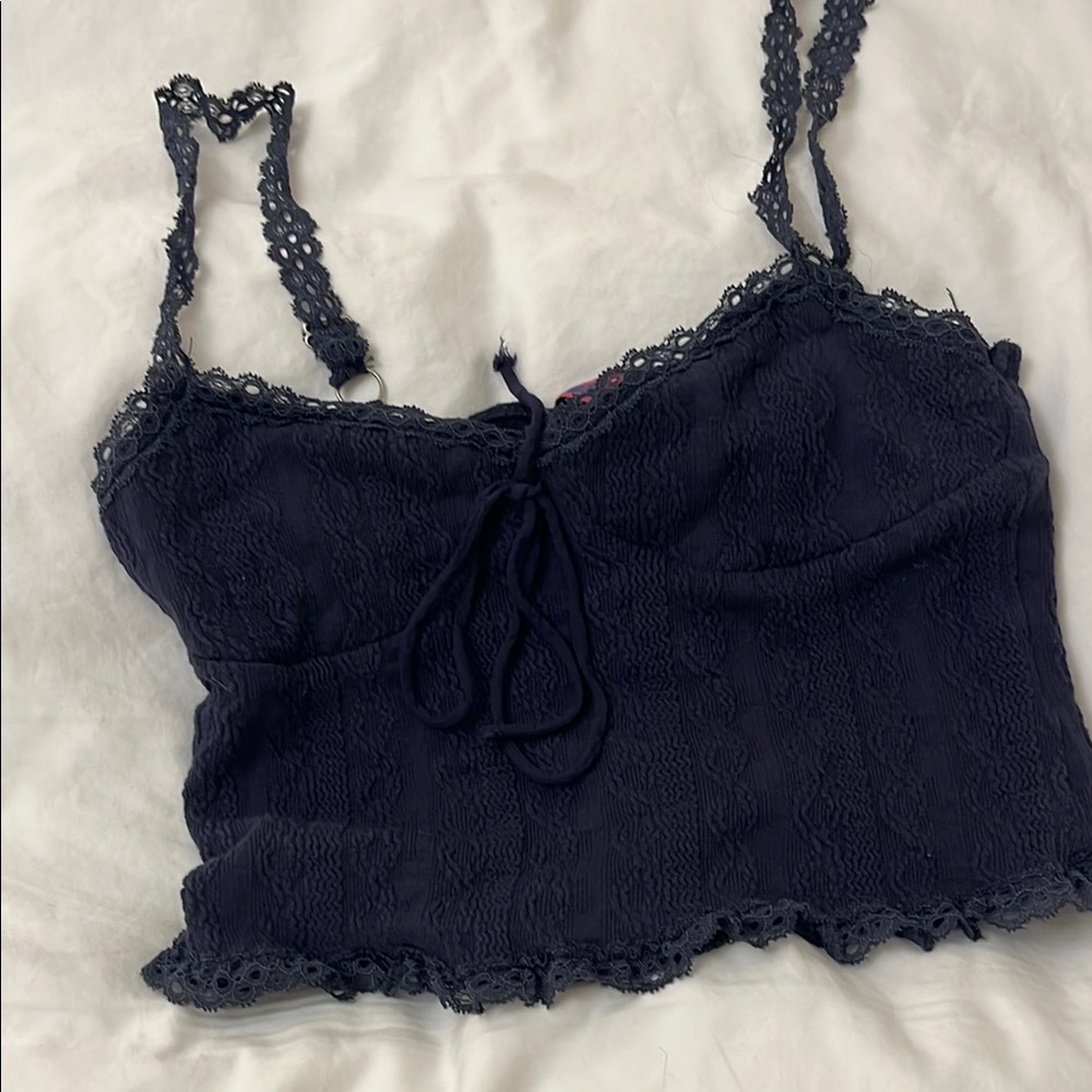 Navy edikted cropped top
